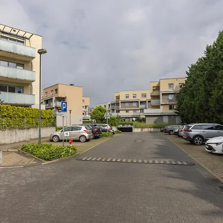1e Barbakan Apartment *